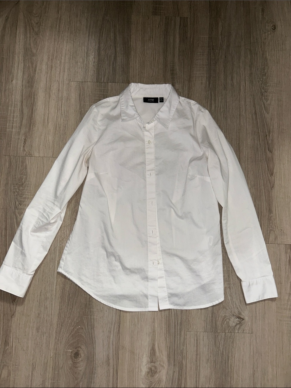 Women's White Button-Front Dress Shirt - Tailored Fit